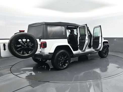 Used 2023 Jeep Wrangler Unlimited Sahara w/ Cold Weather Group AWD/4WD image 29