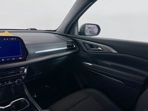 Used 2025 Chevrolet Traverse LT image 22