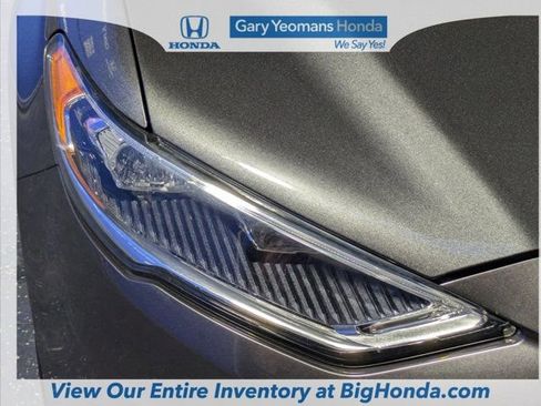 Used 2018 Ford Fusion SE w/ Fusion SE Technology Package image 12