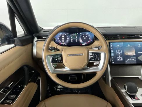 Used 2025 Land Rover Range Rover Long Wheelbase SE image 11