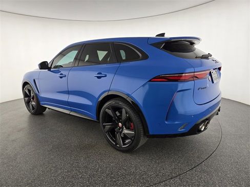 Used 2023 Jaguar F-PACE SVR image 16