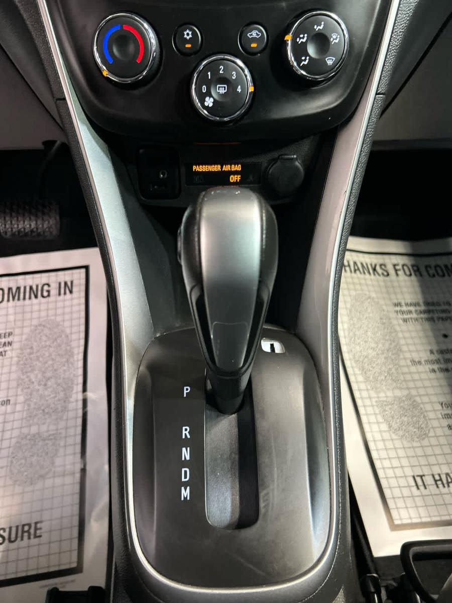 Used 2019 Chevrolet Trax LT w/ LT Convenience Package AWD/4WD image 7
