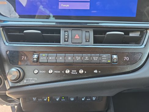 Used 2024 Lexus ES 300h Ultra Luxury image 21