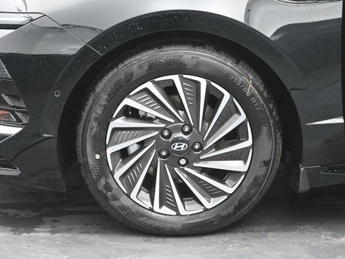 New 2025 Hyundai Sonata Limited image 37