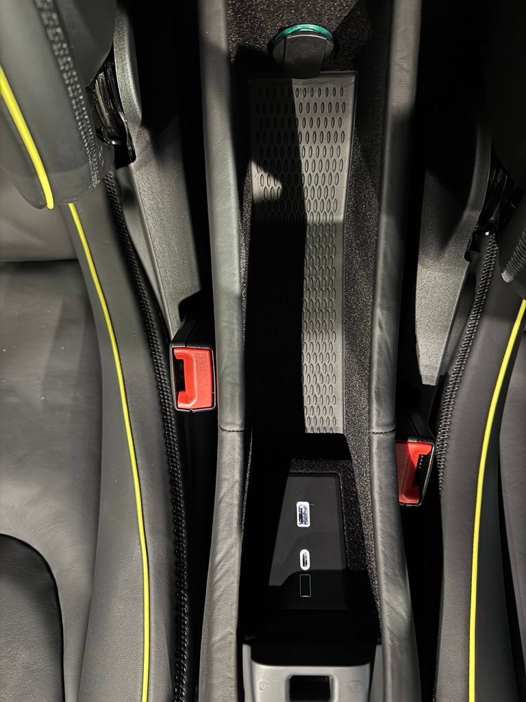 Used 2023 McLaren Artura RWD image 27