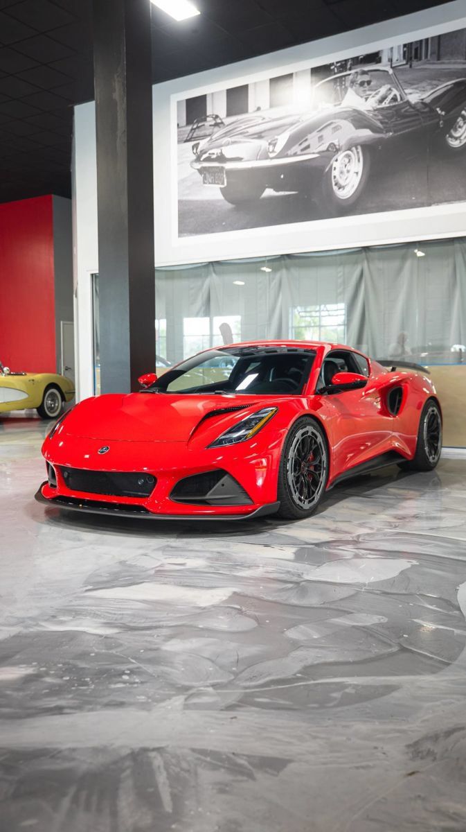 Used 2025 Lotus Emira RWD image 1