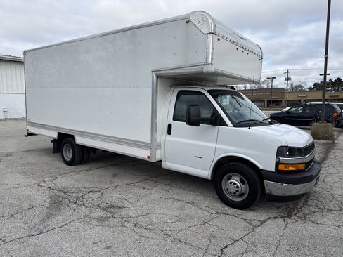 Used 2023 Chevrolet Express 3500 w/ Power Convenience Package image 2