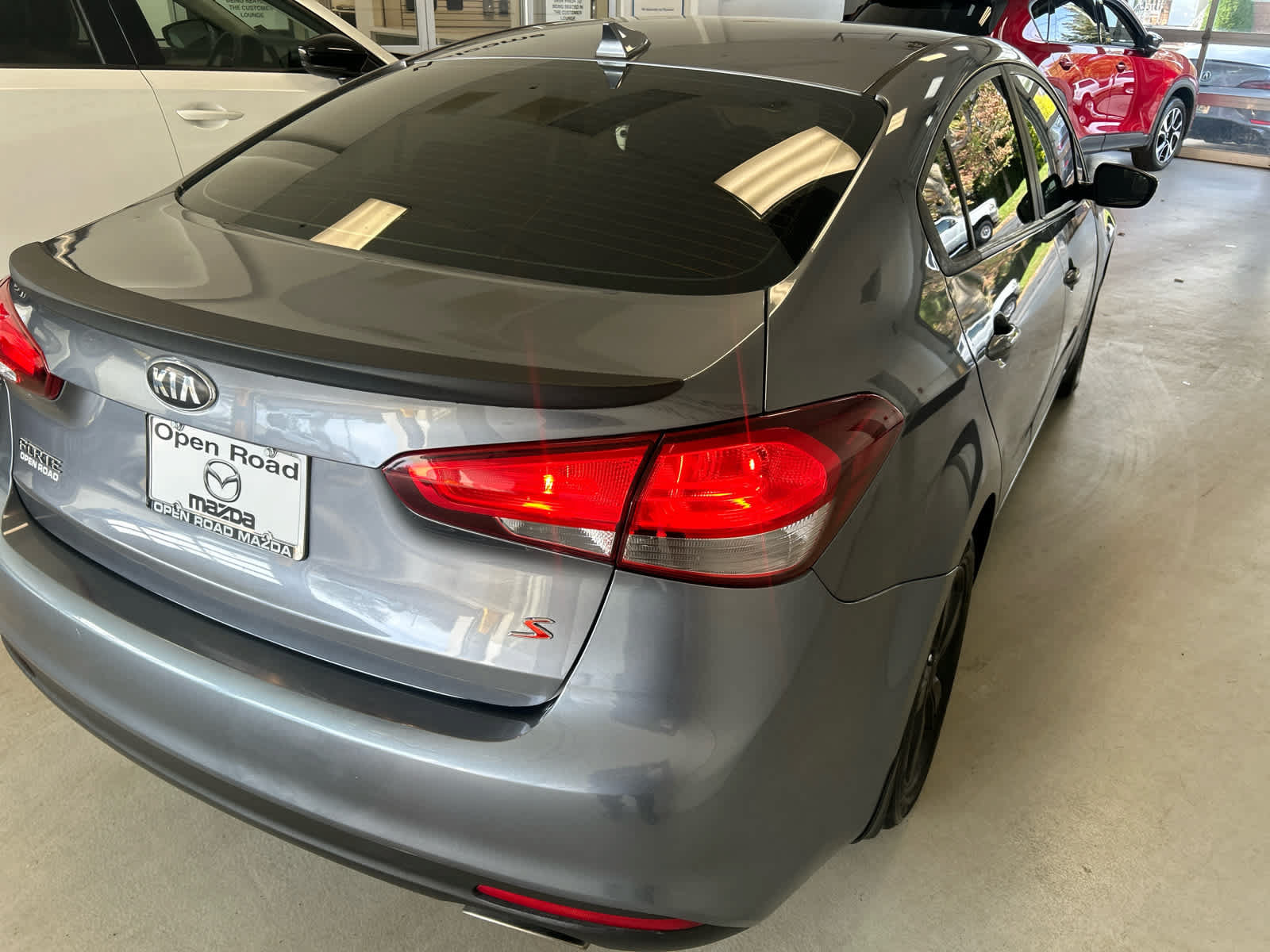 Used 2018 Kia Forte S FWD image 5