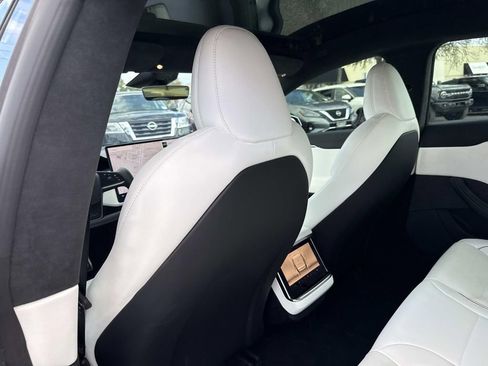 Used 2022 Tesla Model S Plaid image 12