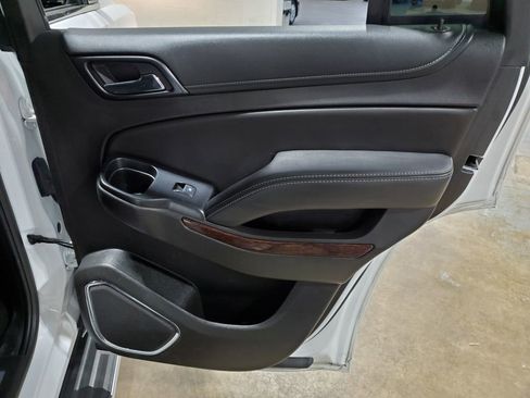 Used 2017 GMC Yukon SLT w/ Open Road Package image 24