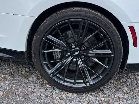 Used 2019 Chevrolet Camaro ZL1 RWD image 12