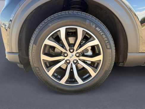 Certified 2025 Ford Explorer ST-Line AWD/4WD image 14