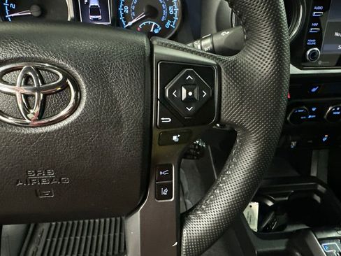 Used 2021 Toyota Tacoma TRD Off-Road w/ TRD Premium Off Road Package AWD/4WD image 16