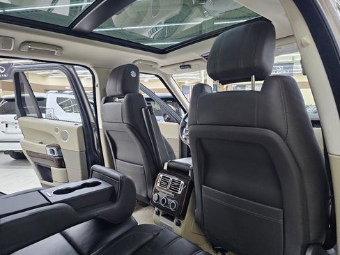 Used 2016 Land Rover Range Rover HSE image 24