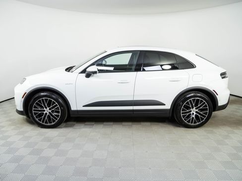 Used 2025 Porsche Macan Electric RWD image 2