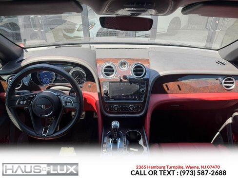 Used 2017 Bentley Bentayga AWD/4WD image 37
