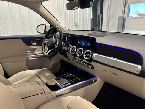 Used 2023 Mercedes-Benz GLB 250 4MATIC image 39