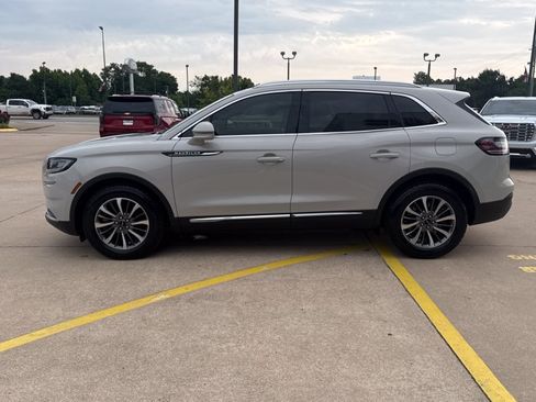Used 2022 Lincoln Nautilus AWD w/ Premium Package image 13