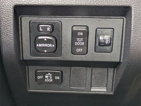 Used 2014 Toyota Tundra SR5 image 24