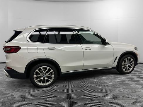 Used 2023 BMW X5 xDrive40i w/ Premium Package image 5