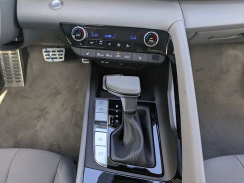 New 2026 Hyundai Elantra SEL Sport FWD image 18