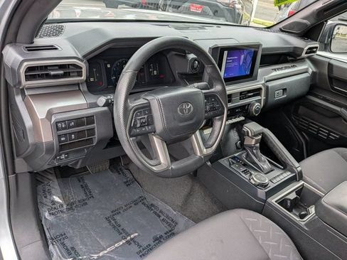 Used 2024 Toyota Tacoma SR5 w/ SR5 Upgrade Package AWD/4WD image 18