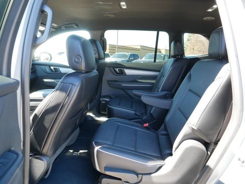 Used 2025 Buick Enclave Preferred image 34