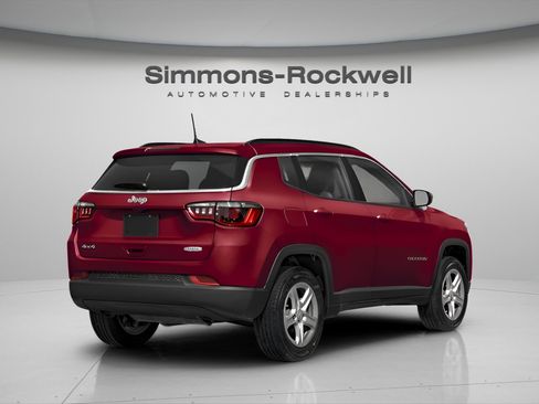 Used 2023 Jeep Compass Limited image 2