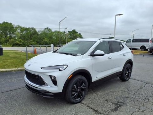 Used 2025 Buick Encore GX Sport Touring w/ Comfort Package image 13