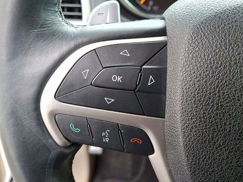 Used 2016 Jeep Grand Cherokee Limited image 16