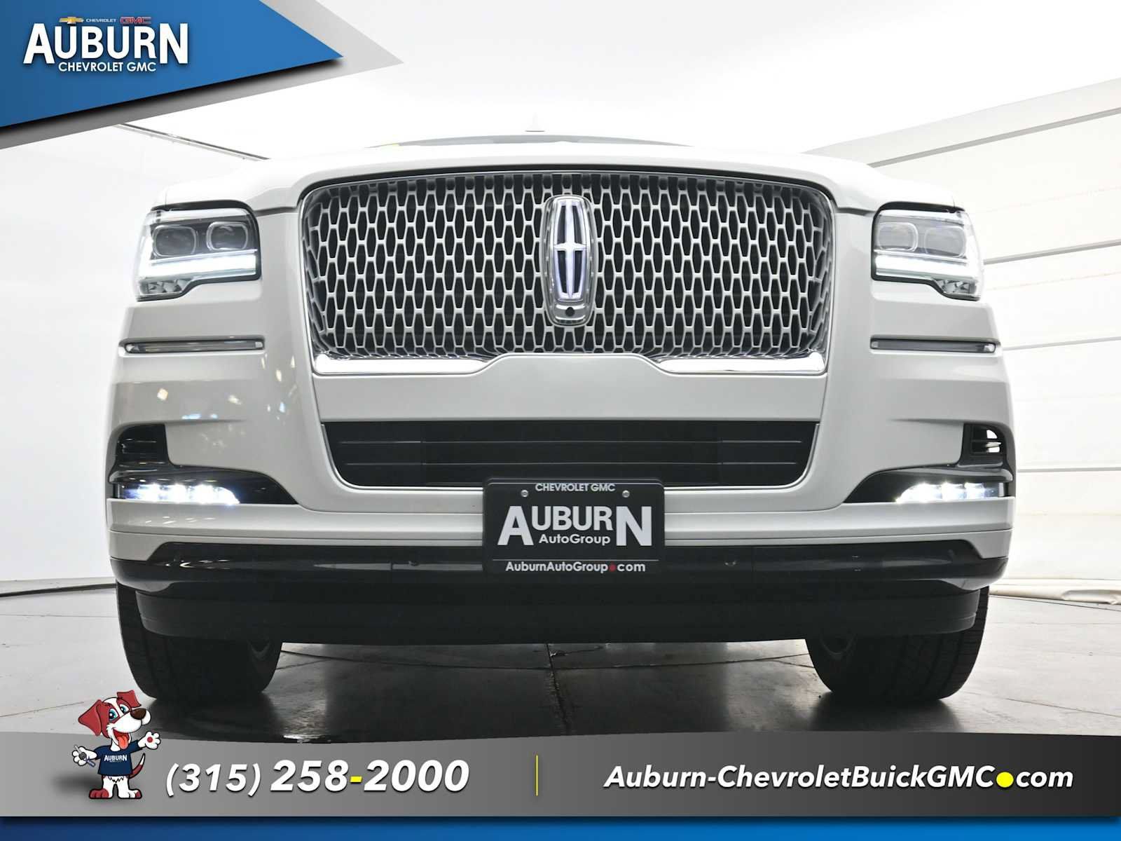 Used 2023 Lincoln Navigator Reserve AWD/4WD image 23