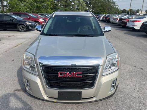 Used 2013 GMC Terrain SLT w/ Safety Package FWD image 2