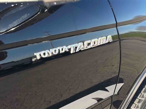 Used 1996 Toyota Tacoma SR5 AWD/4WD image 10