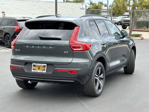 New 2026 Volvo XC40 B5 Core w/ Climate Package AWD/4WD image 6