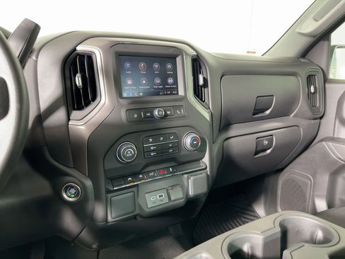 Used 2024 Chevrolet Silverado 1500 Custom image 24