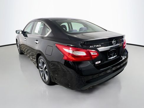 Used 2016 Nissan Altima 2.5 SR FWD image 8