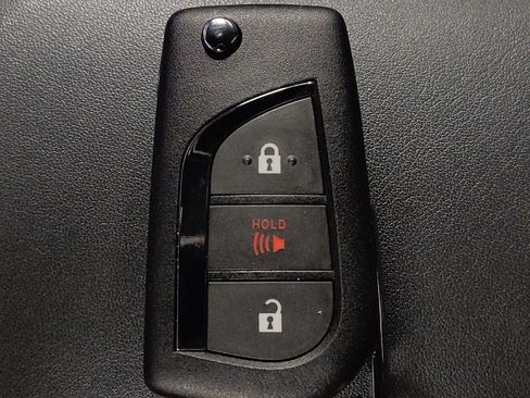 Used 2019 Toyota C-HR LE FWD image 32