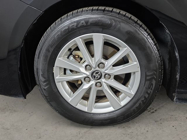 Used 2025 Toyota Camry LE FWD image 9