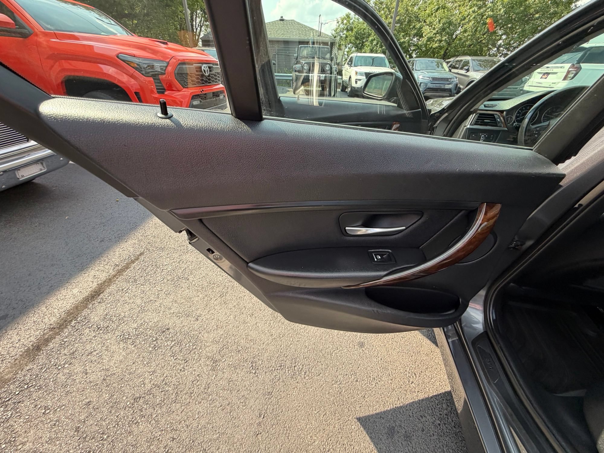 Used 2013 BMW 328i xDrive Sedan AWD/4WD image 12