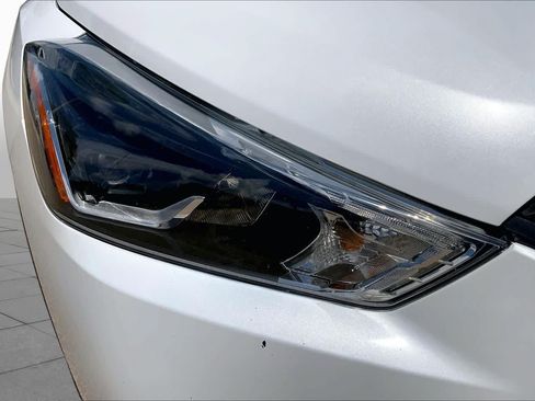 Used 2019 Nissan Kicks SR FWD image 28