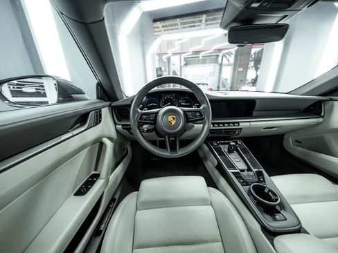 Used 2021 Porsche 911 Carrera image 30