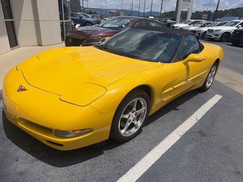 Used 2001 Chevrolet Corvette Convertible w/ Preferred Equipment Group2 RWD image 1
