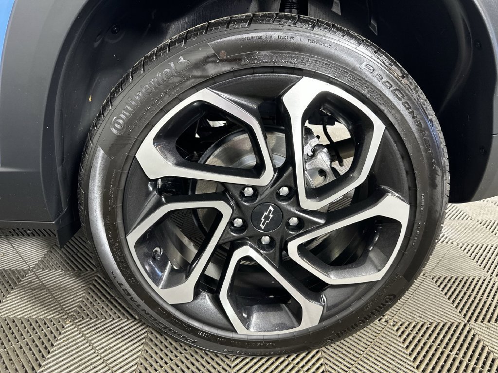 Used 2024 Chevrolet Trax RS w/ Sunroof Package FWD image 35