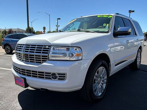 Used 2014 Lincoln Navigator 4WD image 7