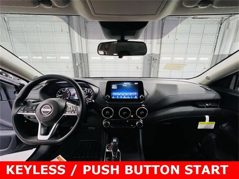 New 2025 Nissan Sentra SV image 4