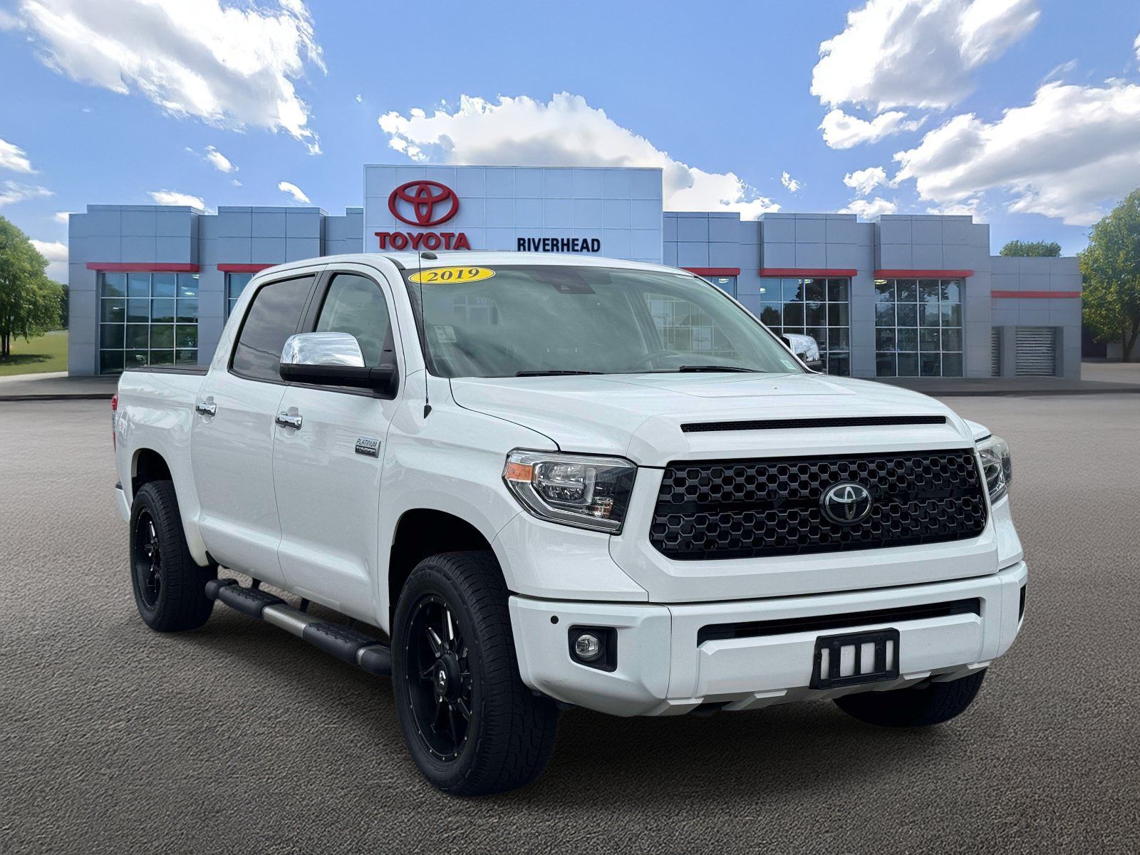 Used 2019 Toyota Tundra Platinum AWD/4WD image 2