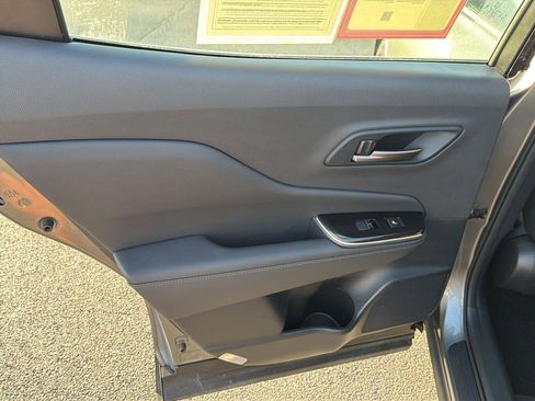 Certified 2025 Toyota Crown XLE image 17