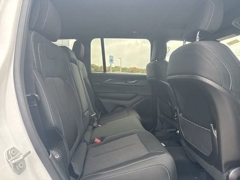 New 2025 Jeep Grand Cherokee Laredo X w/ Luxury Tech Group I AWD/4WD image 12
