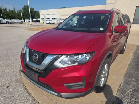 Used 2017 Nissan Rogue SV w/ SV Premium Package AWD/4WD image 7