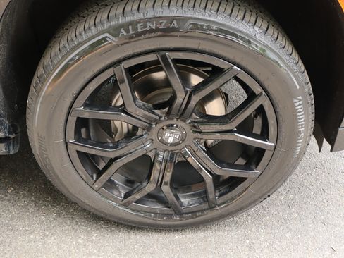 Used 2022 GMC Yukon Denali AWD/4WD image 13